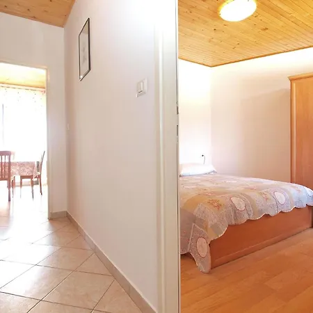 Holiday home Mit Privatpool Fuer 4 Personen Ca 40 Qm In Pajkovici, Istrien Binnenland Von Istrien *