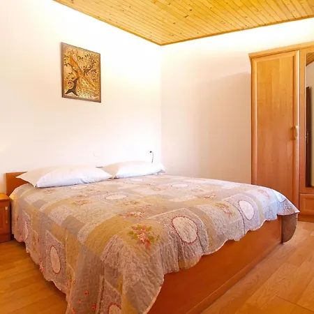 Holiday home Mit Privatpool Fuer 4 Personen Ca 40 Qm In Pajkovici, Istrien Binnenland Von Istrien