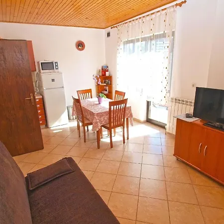 Mit Privatpool Fuer 4 Personen Ca 40 Qm In Pajkovici, Istrien Binnenland Von Istrien Holiday home *