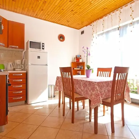 Mit Privatpool Fuer 4 Personen Ca 40 Qm In Pajkovici, Istrien Binnenland Von Istrien * Pajkovici