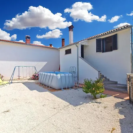 Σπίτι διακοπών Mit Privatpool Fuer 4 Personen Ca 40 Qm In Pajkovici, Istrien Binnenland Von Istrien